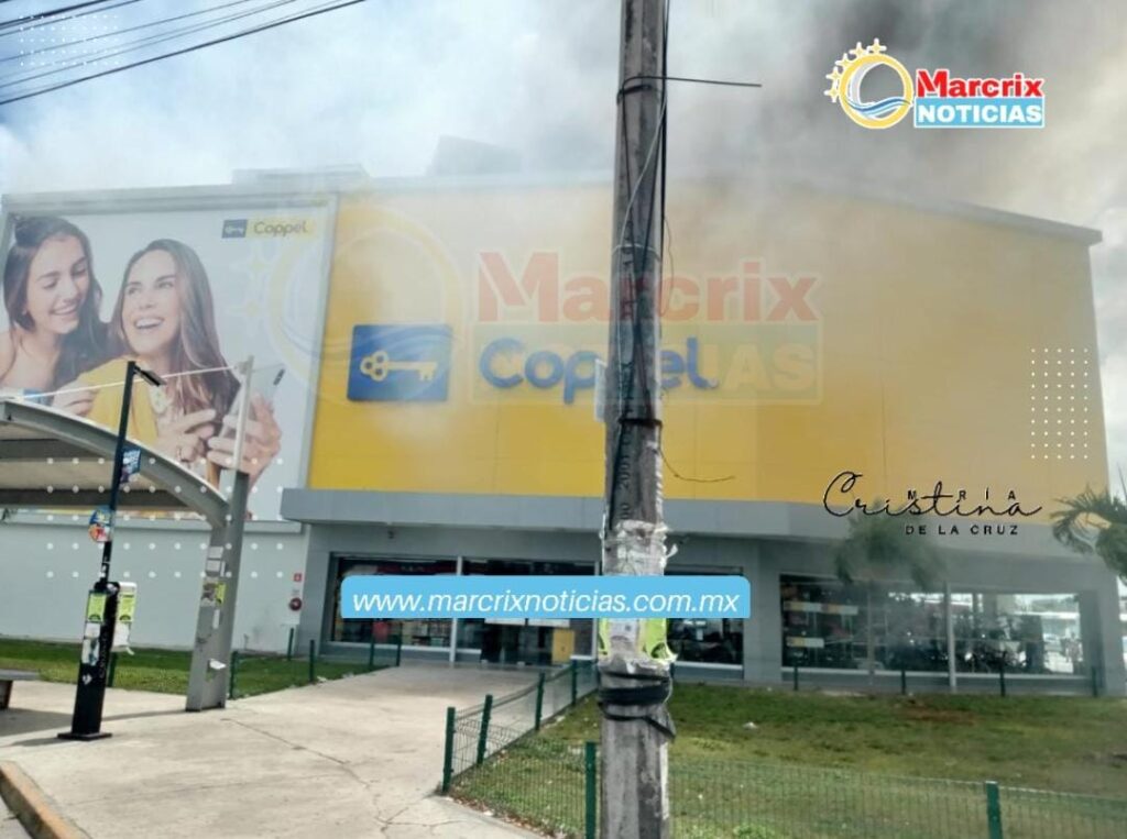 Se incendia tienda Coppel en Cancún
