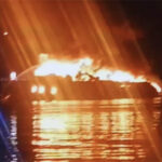 Fuego consume yate cerca de Isla Mujeres